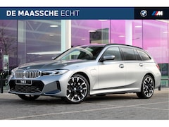 BMW 3-serie Touring - 330e High Executive M Sport Automat / Panoramadak / Sportstoelen / Parking Assistant Plus