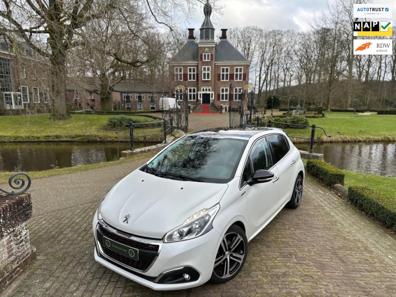 Peugeot 208 - 1.2 PureTech GT-line | Pano | Clima | Volledig Onderhouden | - AutoWereld.nl