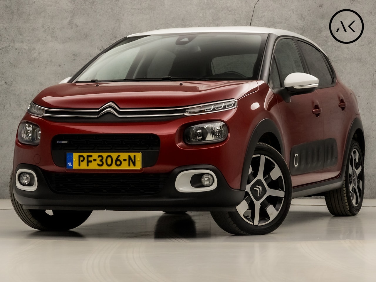 Citroën C3 - 1.2 PureTech S&S Shine (APPLE CARPLAY, NAVIGATIE, CAMERA, GETINT GLAS, SPORTSTOELEN, LM VE - AutoWereld.nl