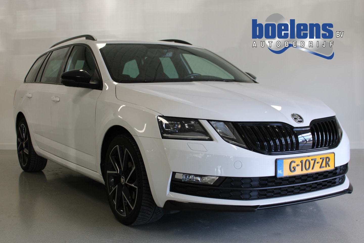 Skoda Octavia Combi - 1.6 TDI Greentech Sport Business | 18'LMV | STOEL-VERW | CARPLAY | DIGI-DASH | TREKHAAK | - AutoWereld.nl