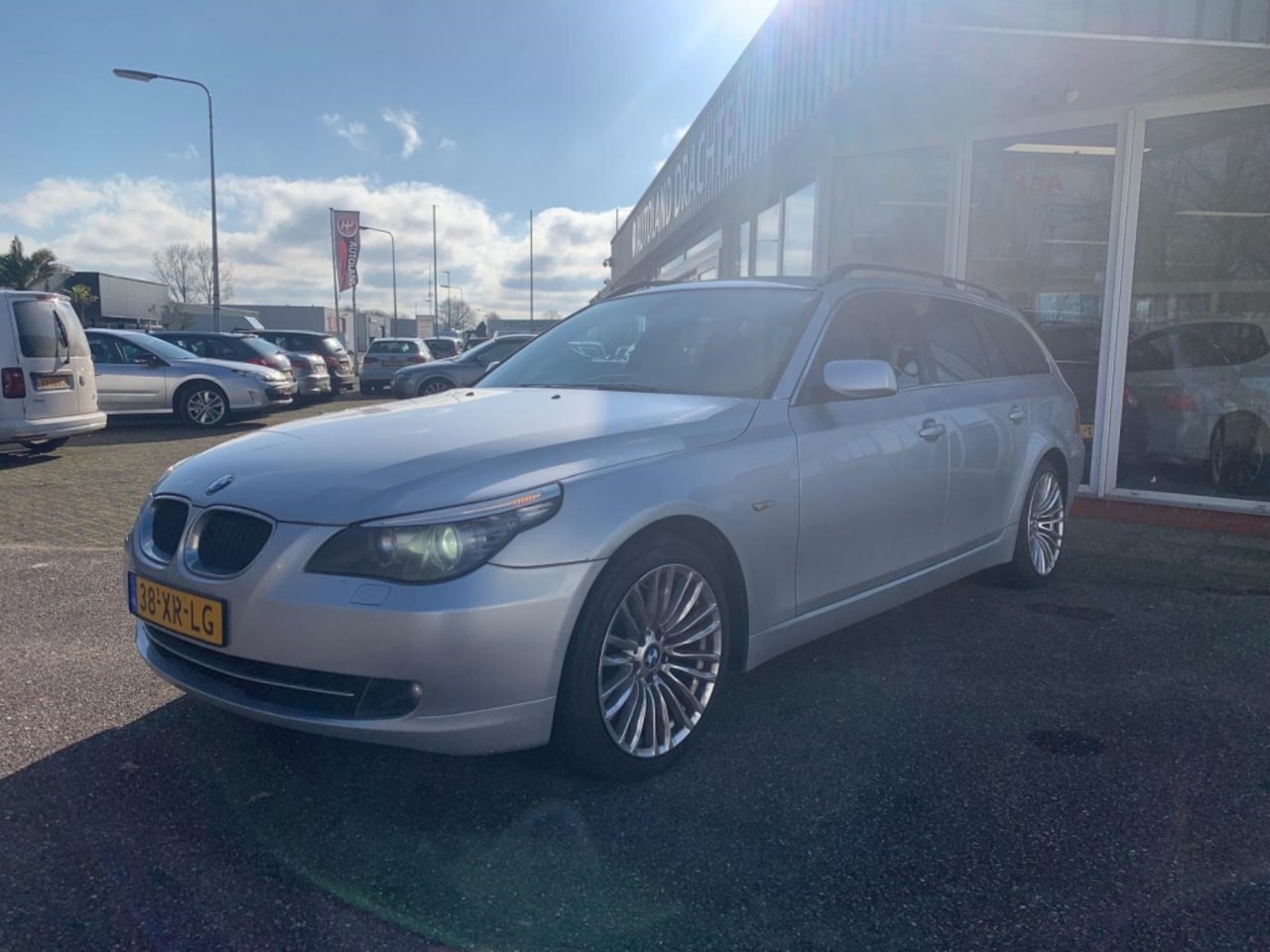 BMW 5-serie Touring - 520d Corp. Bns Line - AutoWereld.nl