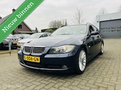 BMW 3-serie Touring - 320d High Executive Automaat / Pano-dak / Leder / LM / Clima