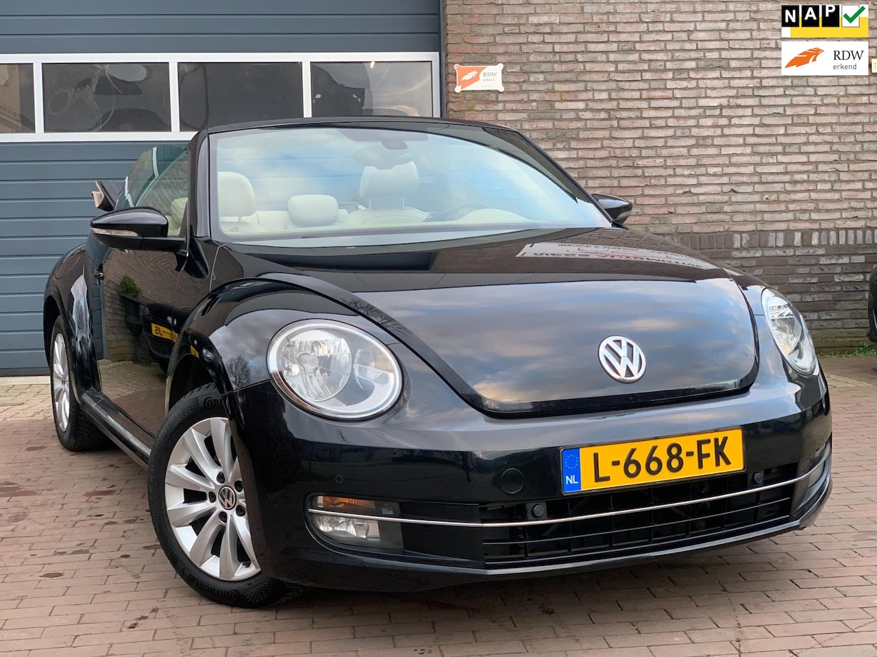 Volkswagen Beetle Cabriolet - 1.2 TSI Design BlueMotion|Navi. - AutoWereld.nl