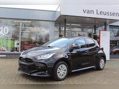 Toyota Yaris - 1.5 HYBRID STOEL & STUUR VERW ALL-SEASON BANDEN APPLE/ANDROID CLIMA CAMERA DAB