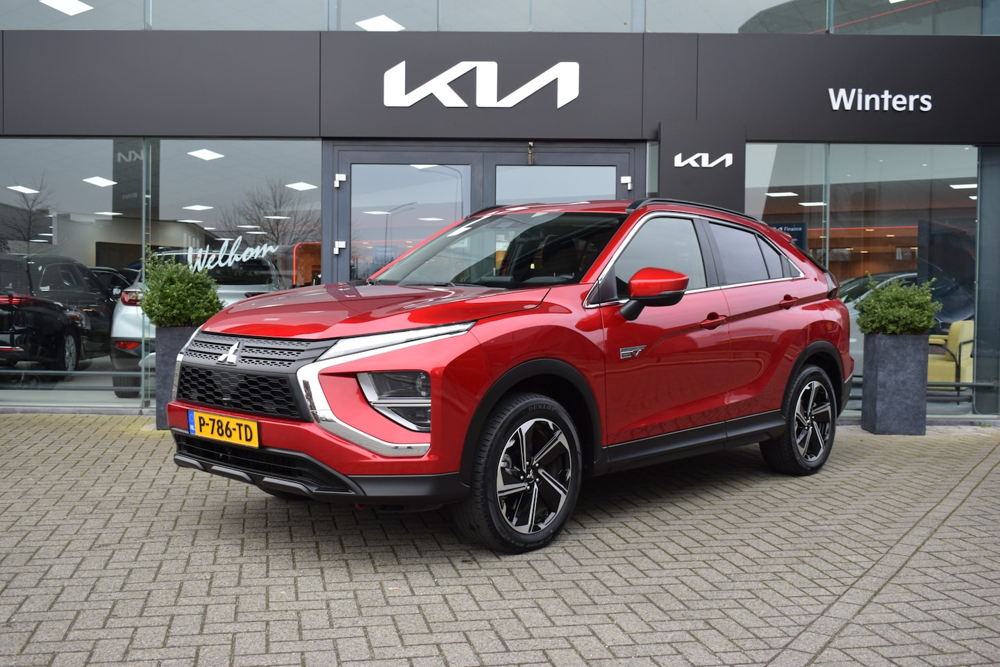 Mitsubishi Eclipse Cross - 2.4i PHEV Intense 4WD Autom. ECC Cr.Control SmartLink-Navi Camera+BT Keyless 18"LMV Trekha - AutoWereld.nl