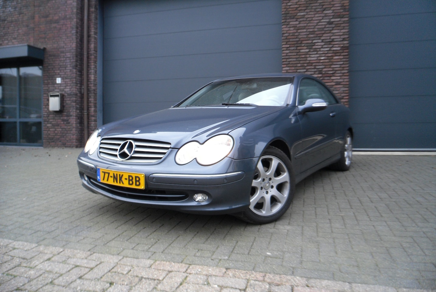 Mercedes-Benz CLK-klasse Coupé - 240 Elegance 61d KM Nap Originele NL Auto Schuif-/kanteldak - AutoWereld.nl