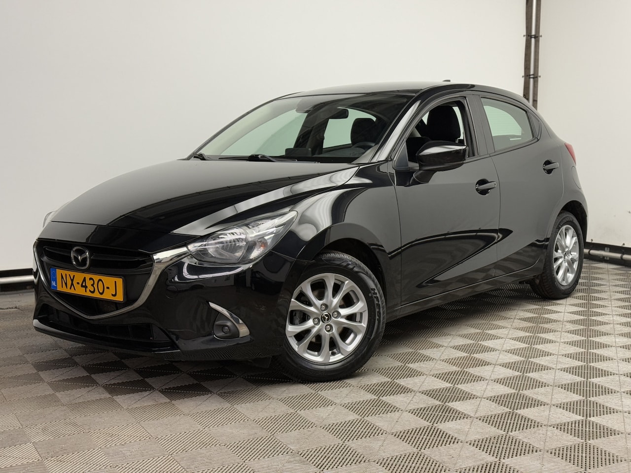 Mazda 2 - 1.5 Skyactiv-G Dynamic Navi PDC Airco LM15" NL Auto - AutoWereld.nl