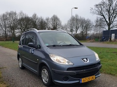 Peugeot 1007 - 1.4 Sesam Urban