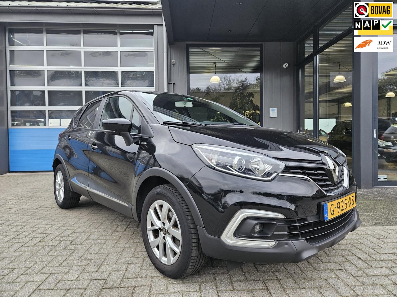 Renault Captur - 0.9 TCe Limited PDC, LM velgen en Navigatie. - AutoWereld.nl