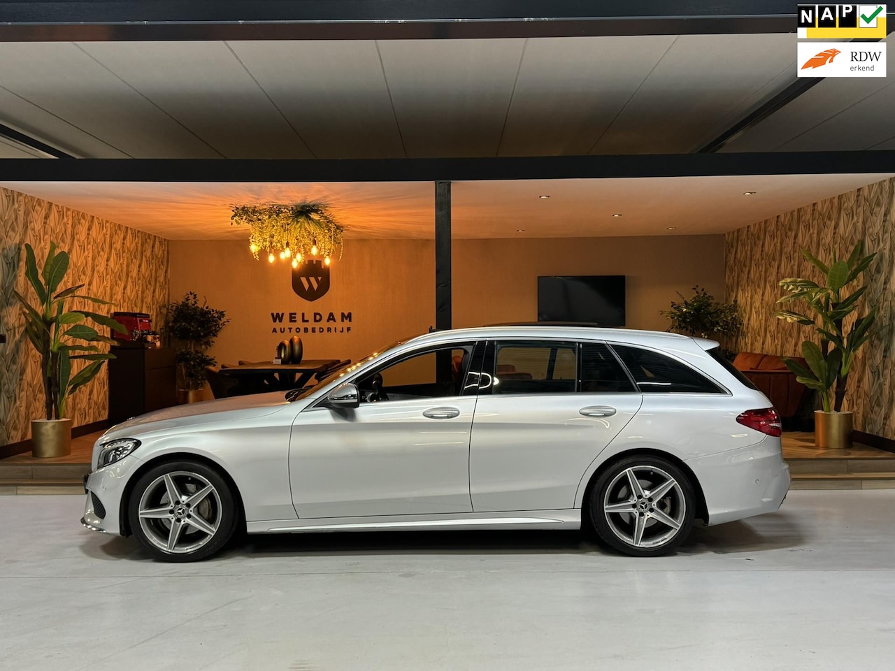 Mercedes-Benz C-klasse Estate - 180 Business Solution AMG NAP Garantie Pano Leder Camera Rijklaar - AutoWereld.nl