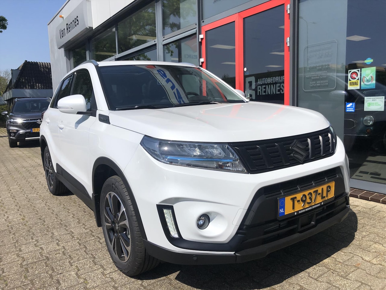 Suzuki Vitara - WINTERVOORDEEL GRATIS TREKHAAK! 1.4 Hybrid Style (RIJKLAARPRIJS) - AutoWereld.nl