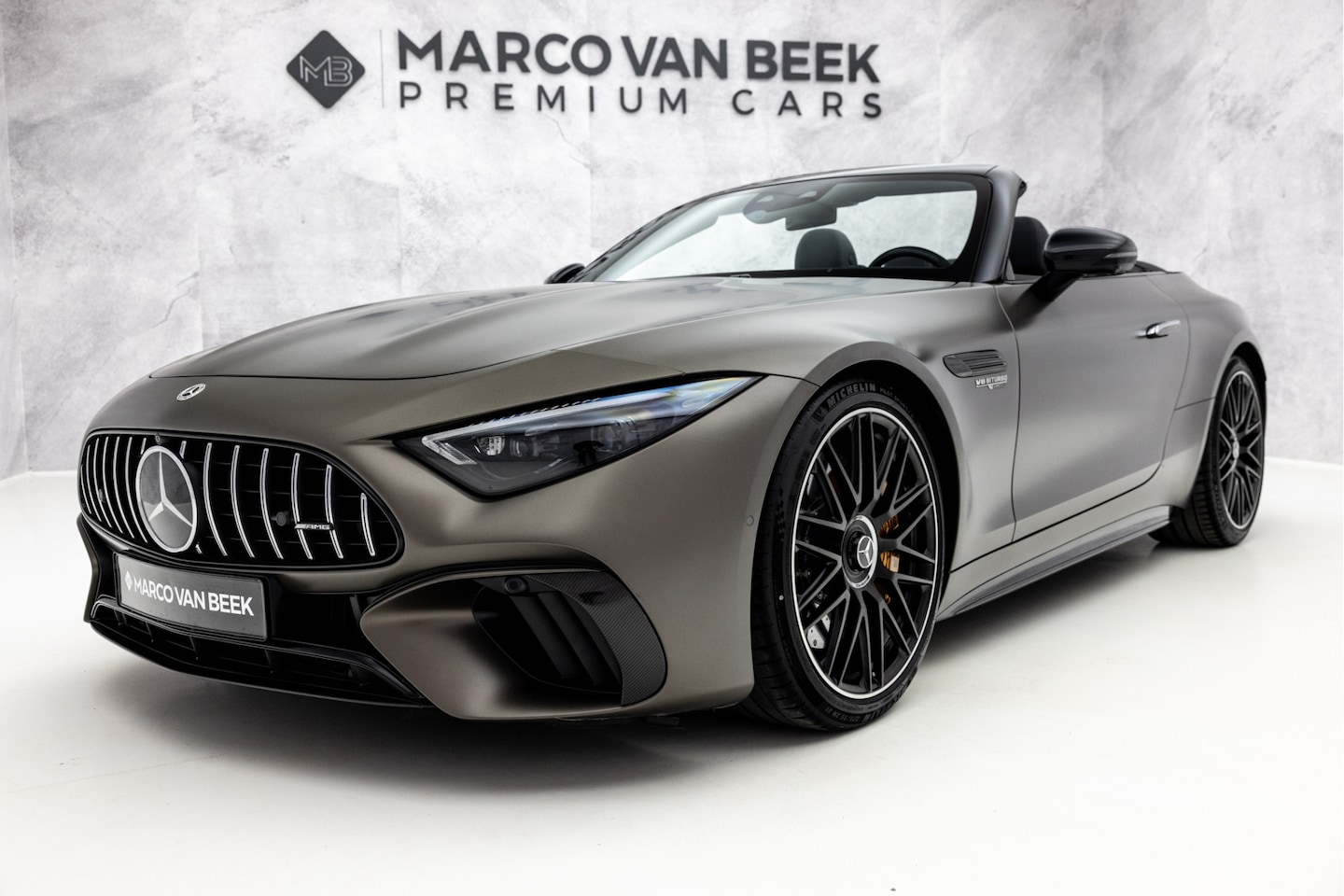 Mercedes-Benz SL-klasse Roadster - AMG 63 4MATIC+ | Keramisch | Carbon | Monza Magno | Lift - AutoWereld.nl