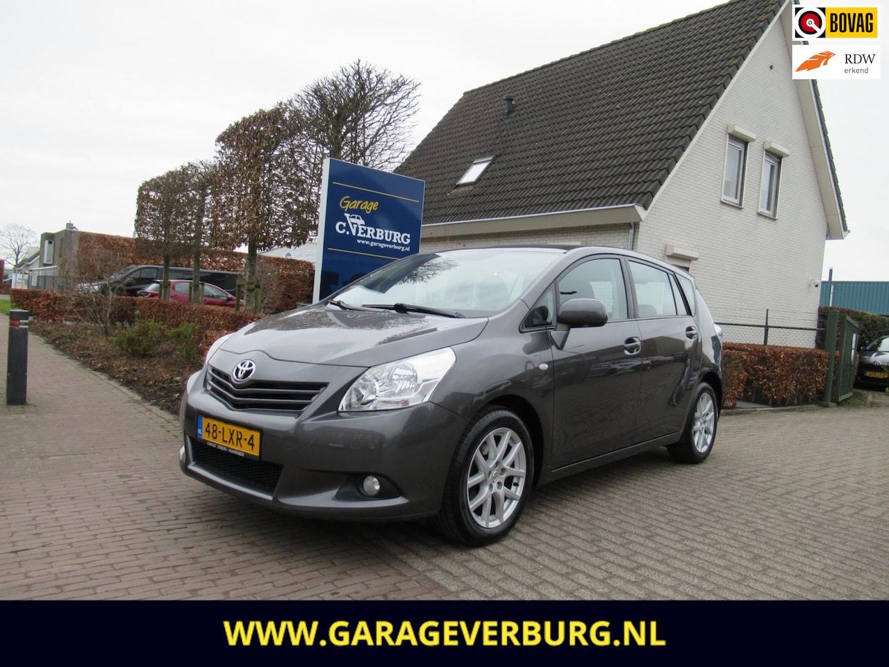 Toyota Verso - 1.8 VVT-i Business (Navi,Camera,Cruise,Trekhaak,Panoramadak) - AutoWereld.nl