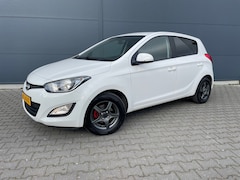 Hyundai i20 - 1.2i i-Motion bouwjaar 2012 ( nw apk )