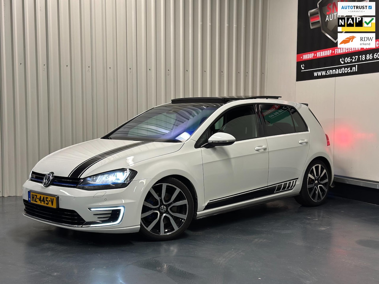 Volkswagen Golf - 1.4 TSI GTE PANO Digital - AutoWereld.nl