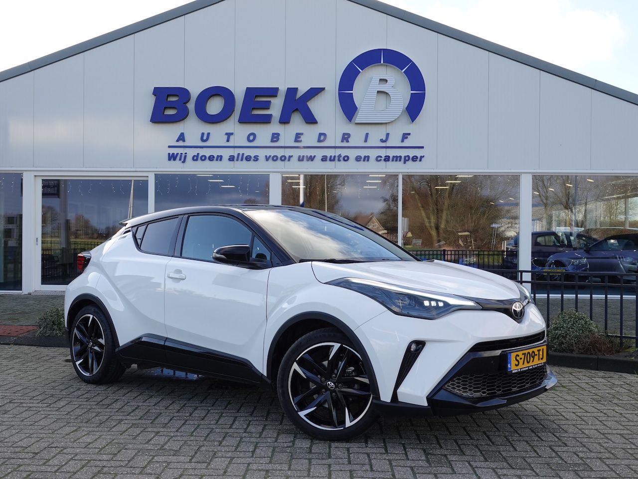 Toyota C-HR - 2.0 Hybrid GR-Sport H-LEER | TREKH. | ECC | NAVI | JBL AUDIO - AutoWereld.nl