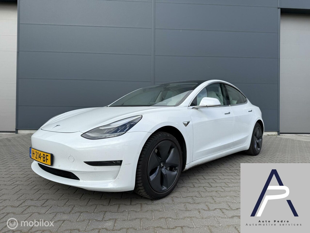 Tesla Model 3 - Long Range RWD Long Range AWD 75 kWh TREKHAAK Wit LEDER AUTOPILOT BTW Pearl WHITE DUAL MOTOR - AutoWereld.nl