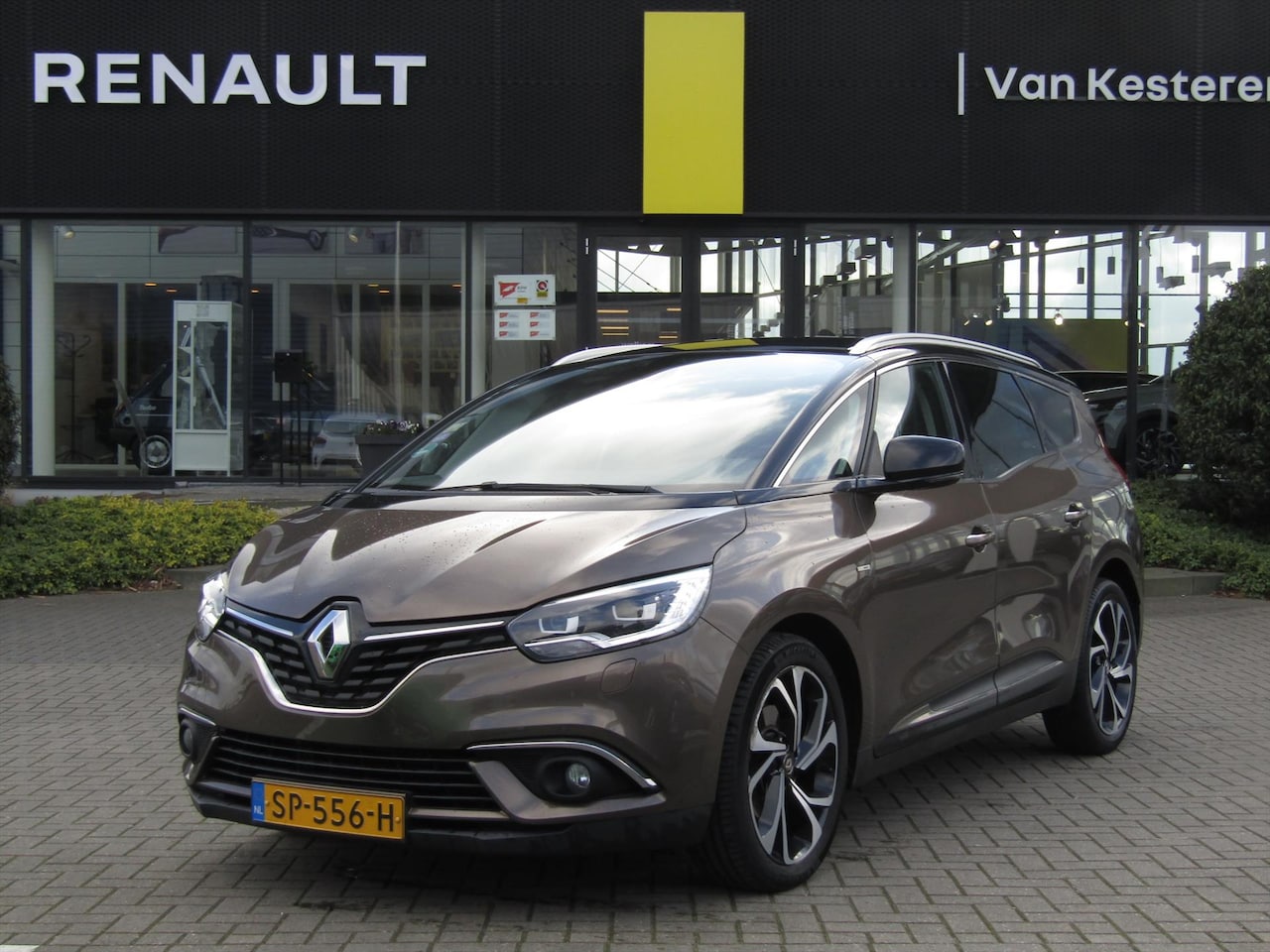 Renault Grand Scénic - 1.3 TCe 140pk EDC Bose / Trekhaak / Navigatie / Camera / Blindspot - AutoWereld.nl