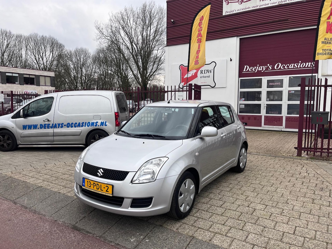 Suzuki Swift - 1.3 5D COOL - AutoWereld.nl