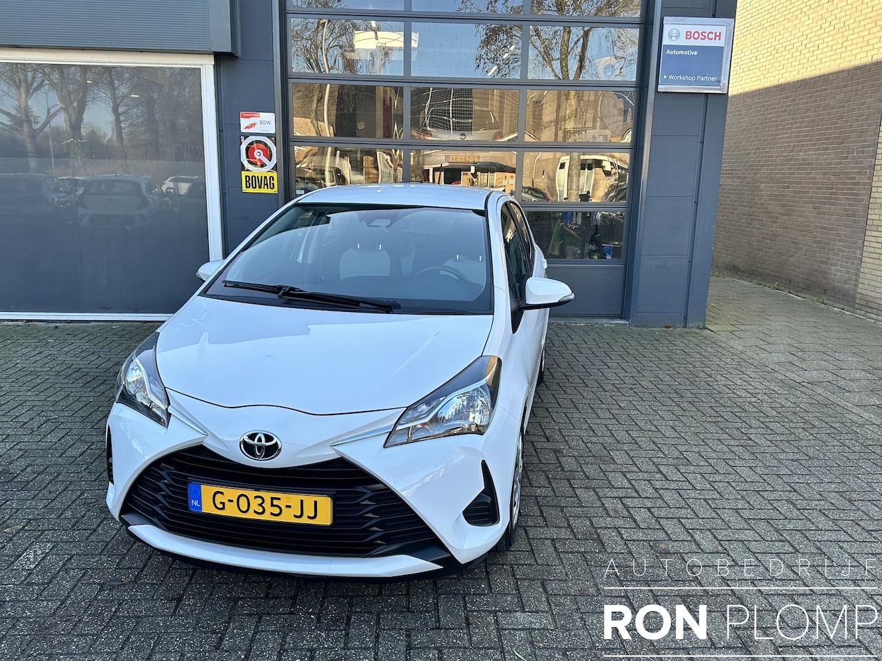 Toyota Yaris - 1.0 VVT-i Comfort / Airco/ Bluetooth/ Elektrische ramen - AutoWereld.nl