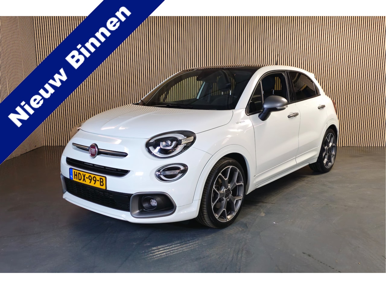 Fiat 500 X - 1.3 GSE Sport - Apple carplay/Android auto - LED - Navi - Panorama/Schuifdak - 19' - AutoWereld.nl