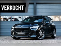 BMW 2-serie Active Tourer - 220i M-Sport M-Pakket /PANODAK/360 CAMERA/MEMORY/HUD/HARMAN-KARDON/VOL OPTIES