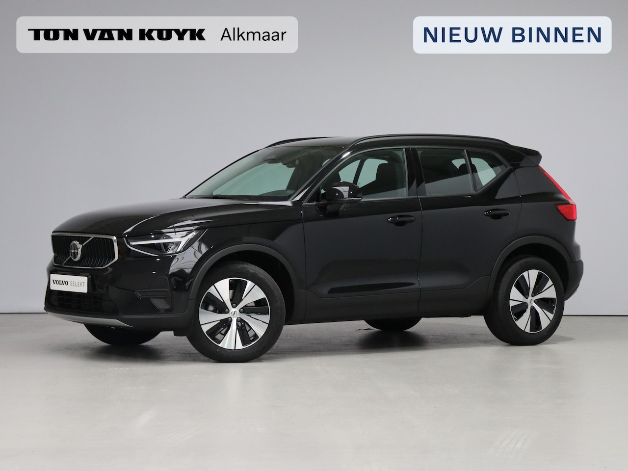 Volvo XC40 - 2.0 B3 Essential Edition / Stoel+stuurwielverwarming / Park assist voor+achter+camera - AutoWereld.nl