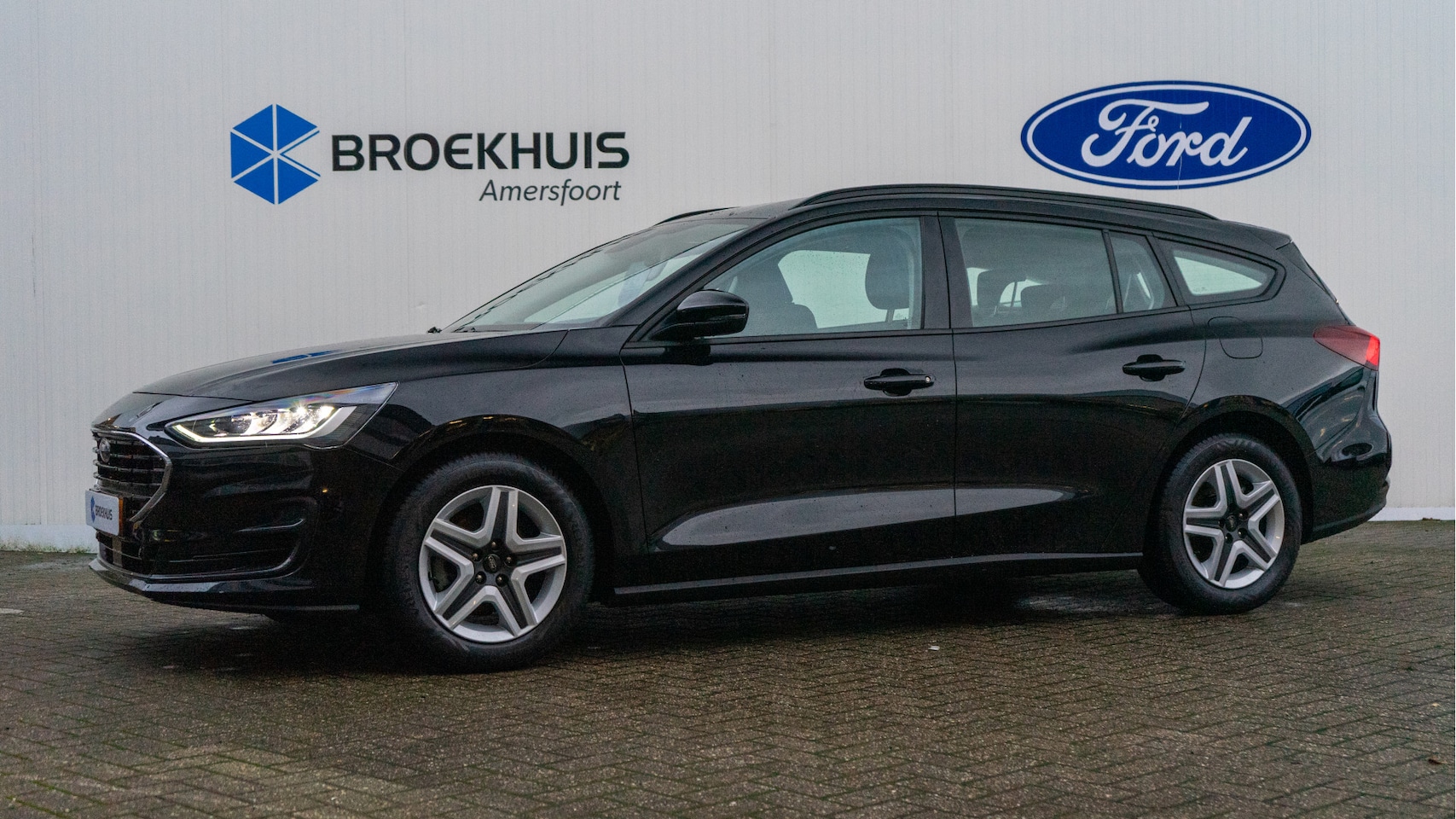 Ford Focus Wagon - Connected 1.0 Ecoboost 100PK | NL auto | 100% dealer o.h. | Full LED | Navigatie | Parkeer - AutoWereld.nl