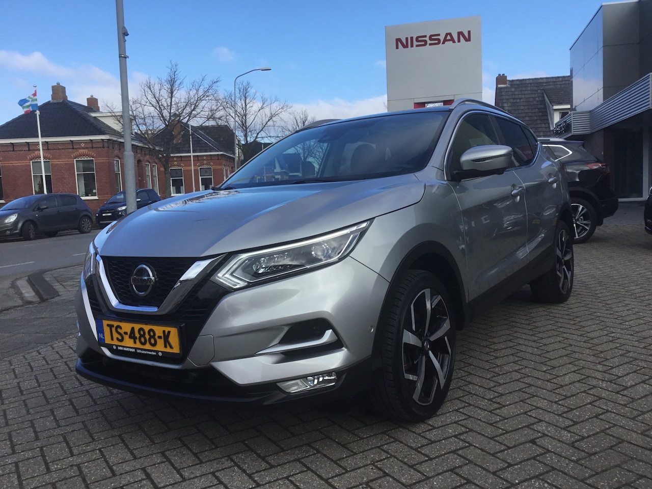 Nissan Qashqai - 1.2 DIG-T 115 MT6 Tekna+Panodak - AutoWereld.nl