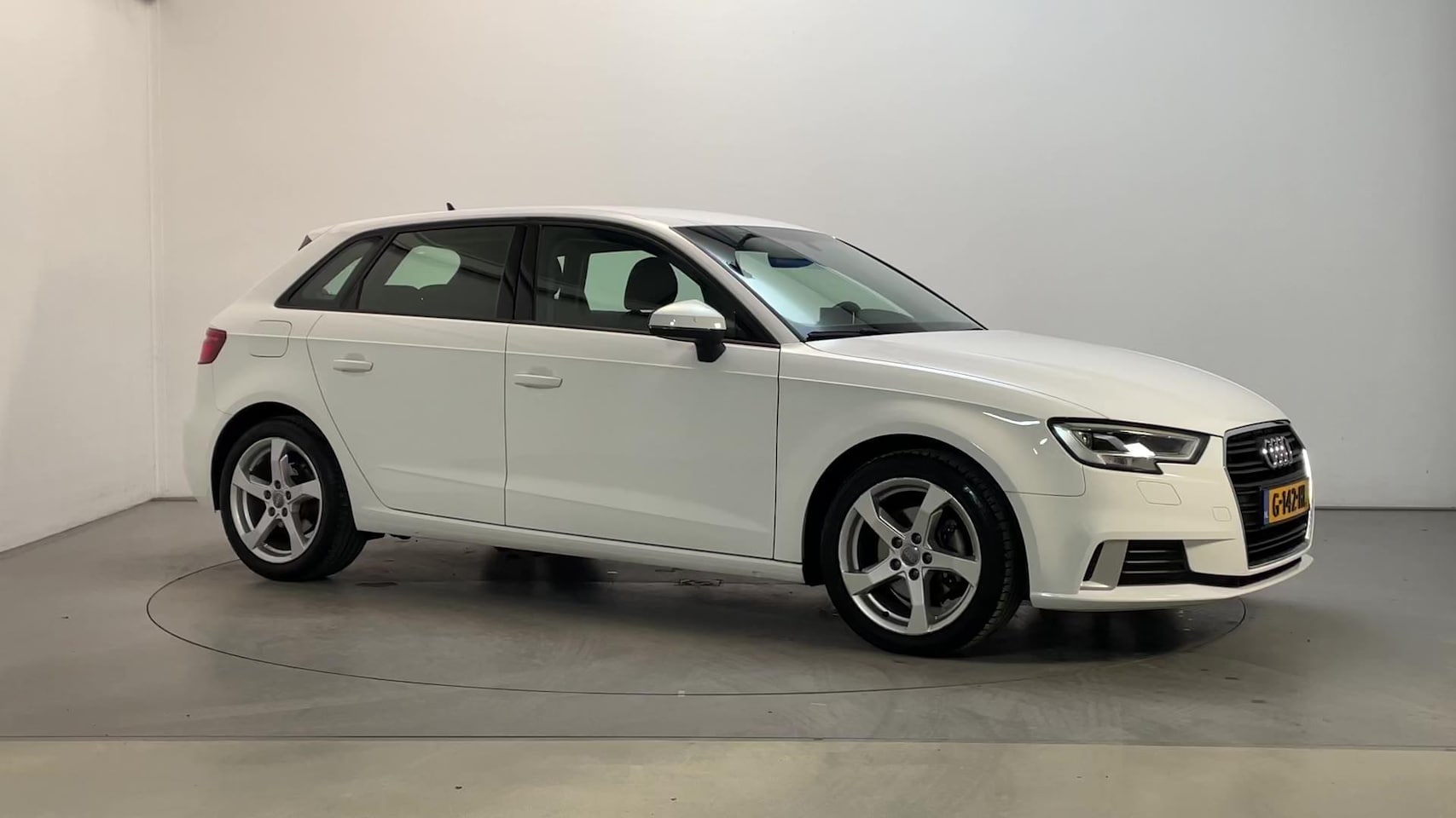 Audi A3 Sportback - 30 TFSI Sport Edition LED Navigatie Parkeersensoren Climate Control - AutoWereld.nl