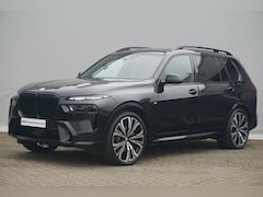 BMW X7 - xDrive40i M Sport Pro / Comfort Stoelen / Trekhaak / Massage Stoelen / Sky Lounge / Drivin