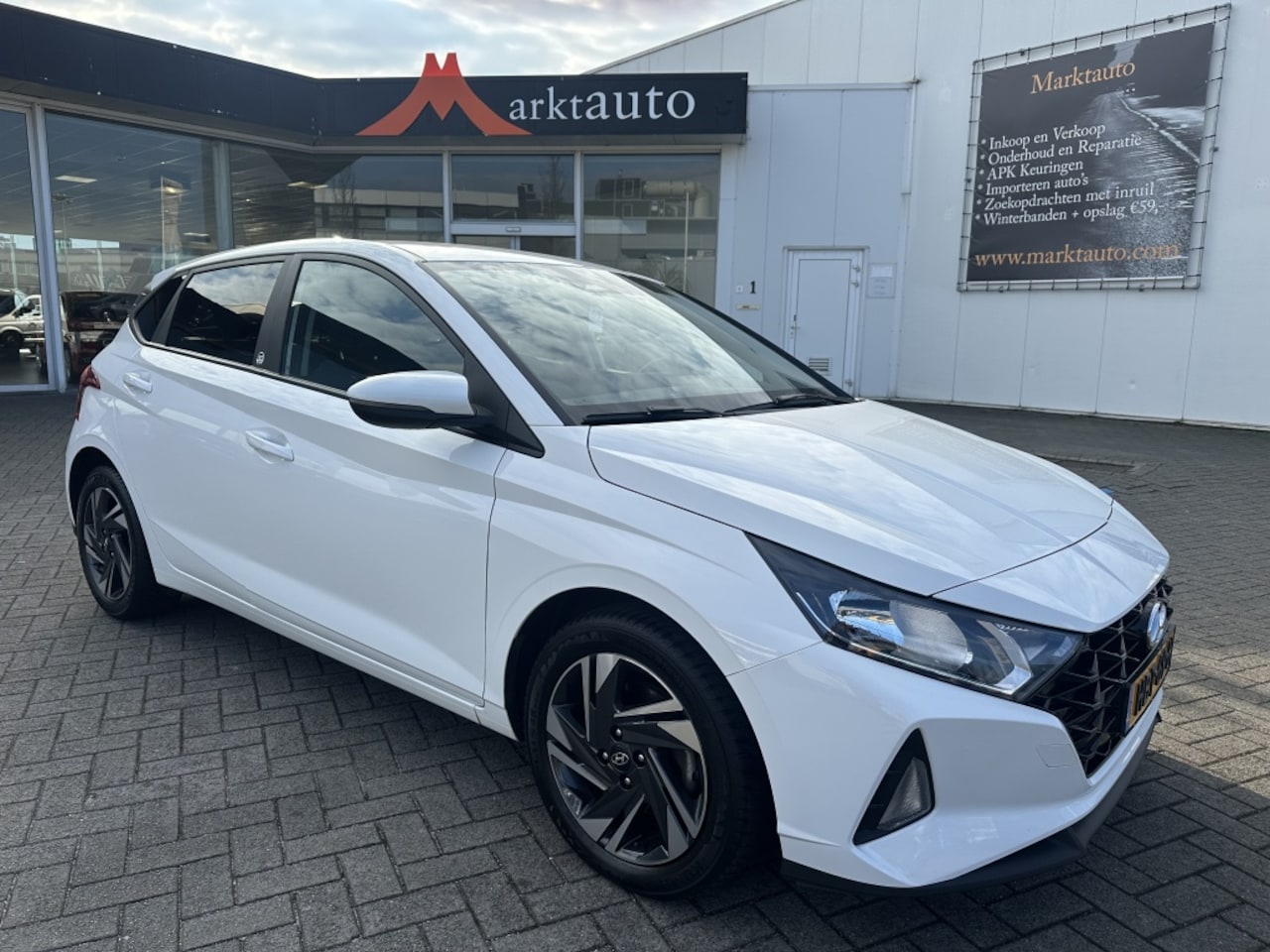 Hyundai i20 - 1.0 T-GDI Comfort Smart Navi Carplay Camera Stoel/stuurverwarmin - AutoWereld.nl