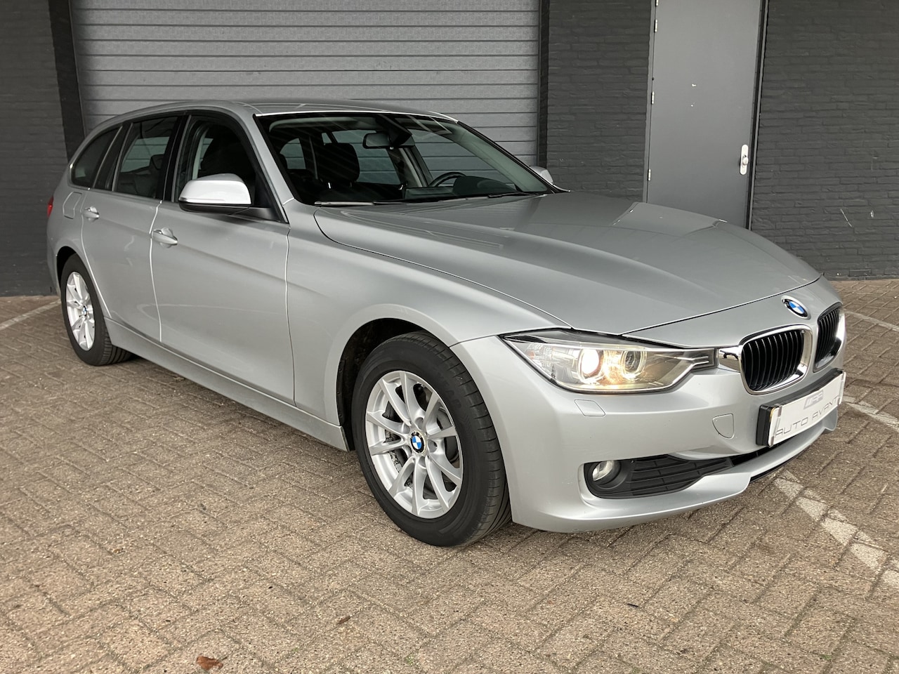 BMW 3-serie Touring - 316d Executive XENON-LED-AUT-AHK - AutoWereld.nl