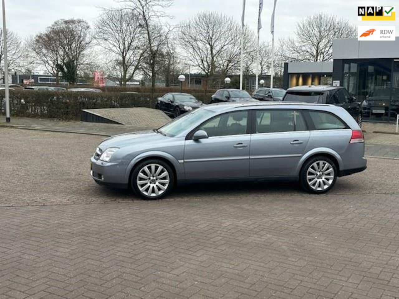 Opel Vectra Wagon - 3.0 V6 CDTi Elegance automaat,bj.2005,kleur:grijs ! airco,sportvelgen,pdc,etc,APK 03/2026 - AutoWereld.nl