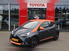 Toyota Aygo X - X-JBL AUTOMAAT 5-DEURS CLIMA JBL-AUDIO 15"LMV-ZWART CAMERA PRIVACY-GLASS LED NL-AUTO