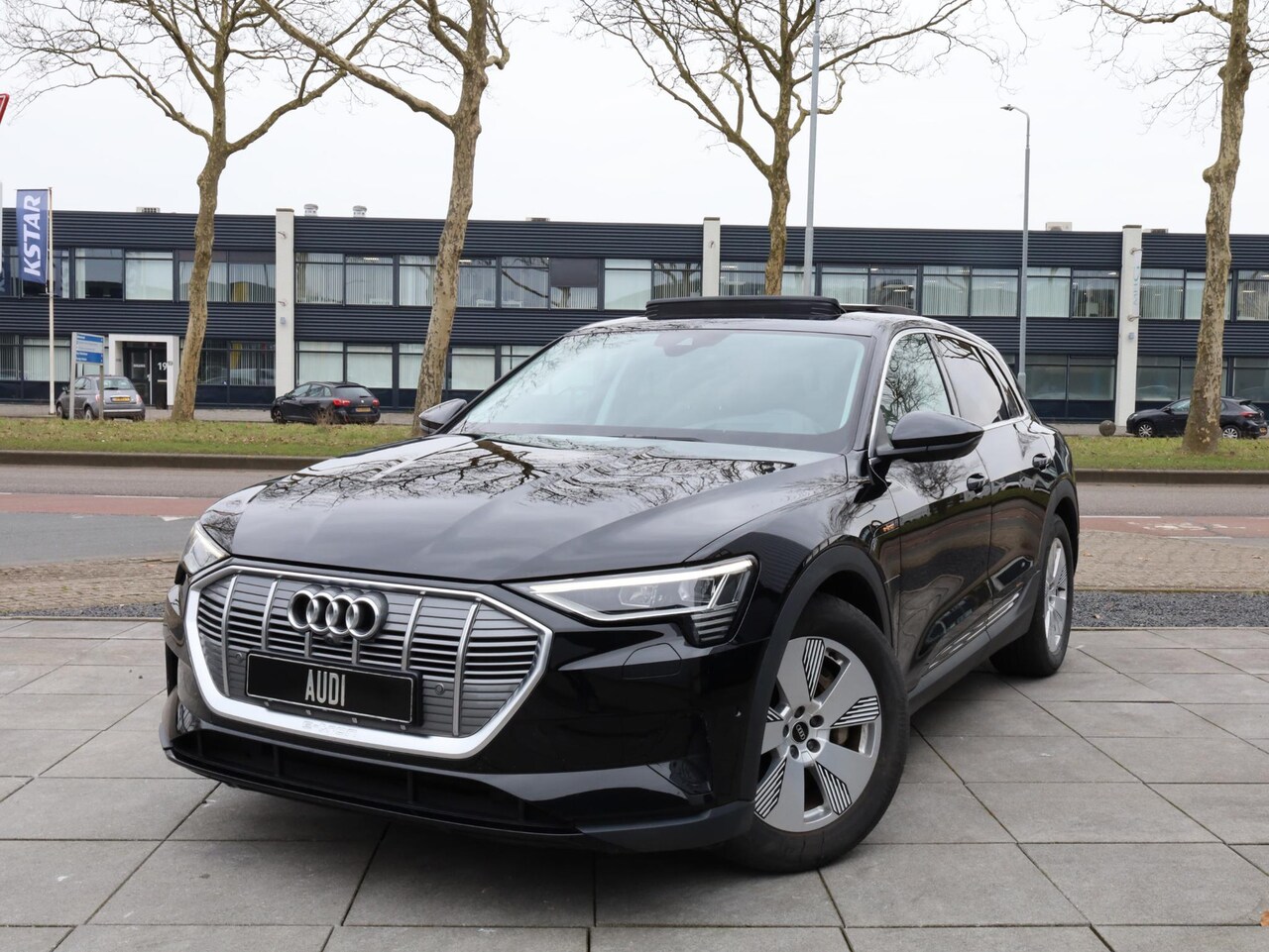 Audi e-tron - 50 quattro 71 kWh Panoramadak | 360°Camera | Head-up | Stoelverwarming | - AutoWereld.nl