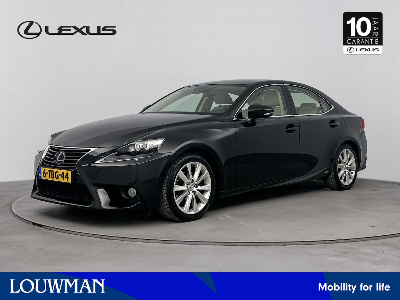 Lexus IS - 300h Luxury Line | Leder | Stoelverwarming-/Verkoeling | Stuurverwarming | Dodehoek Ass. | - AutoWereld.nl