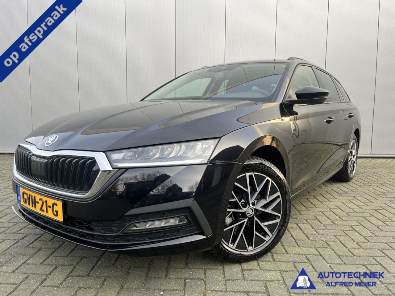 Skoda Octavia Combi - 1.5 TSI Business Edition Carplay Camera Automaat - AutoWereld.nl