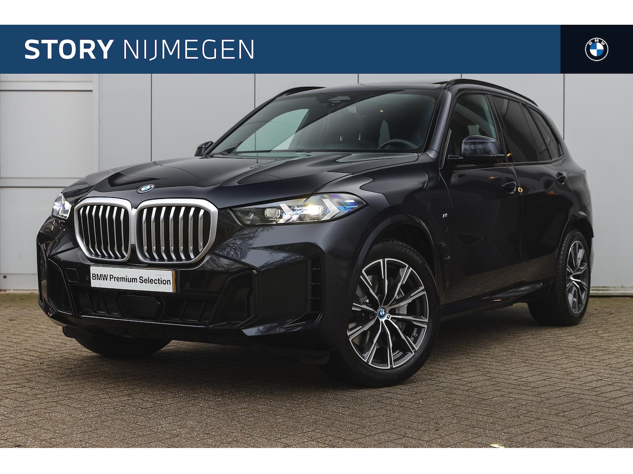 BMW X5 - xDrive50e High Executive M Sport Automaat / Panoramadak / Trekhaak / Adaptieve LED / Harma - AutoWereld.nl