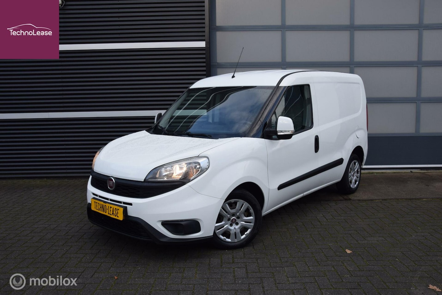 Fiat Doblò Cargo - 1.6 MJ 105pk airco + trekhaak PDC - AutoWereld.nl