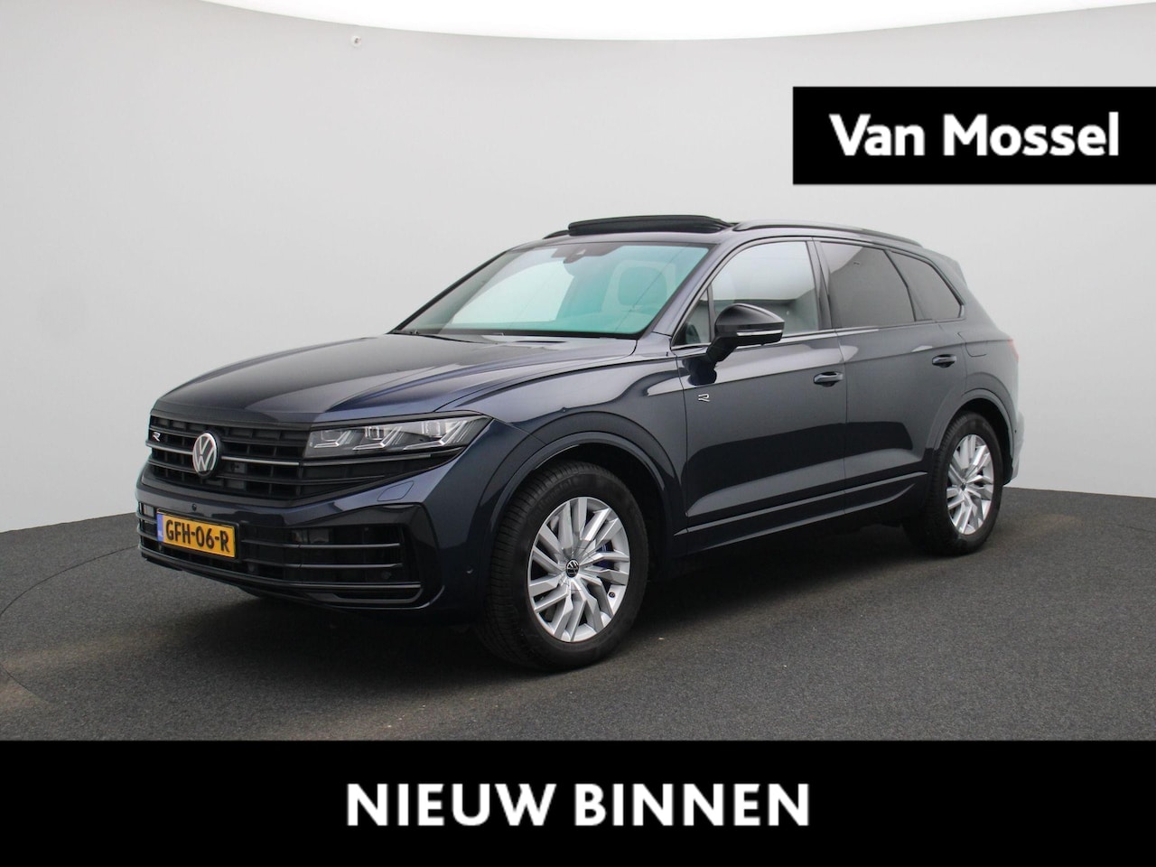 Volkswagen Touareg - 3.0 TSi eHybrid 4MOTION R 462 PK | R-line | Automaat | Navigatie | Camera | Panoramadak | - AutoWereld.nl