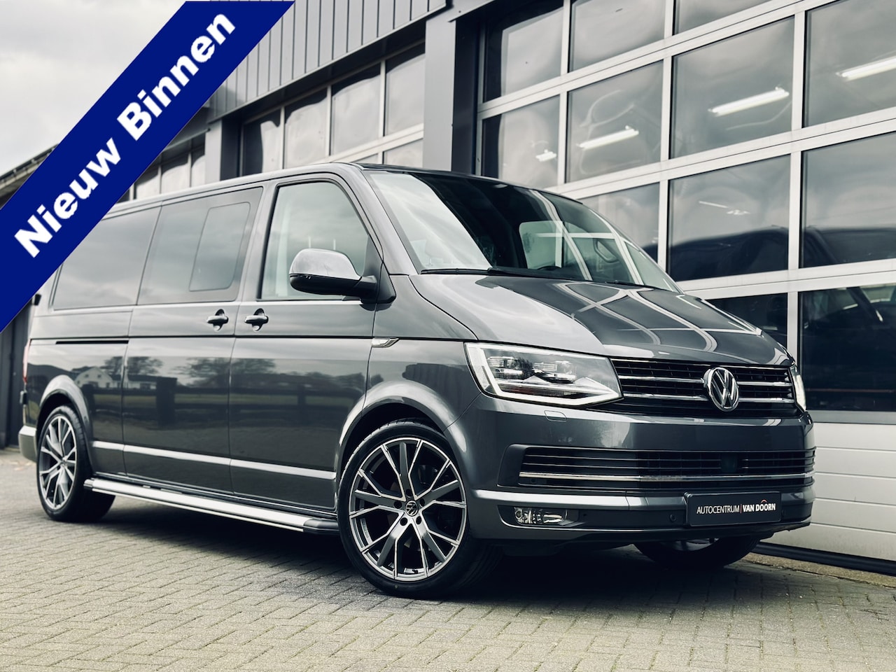 Volkswagen Transporter - 2.0 TDI | 204 pk | DSG | Dubbel Cab | Highline | 2x Schuifdeur | Leer | Schuifdak | Camera - AutoWereld.nl