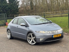 Honda Civic - 1.8 Sport /Xenon/Navi/Sport/