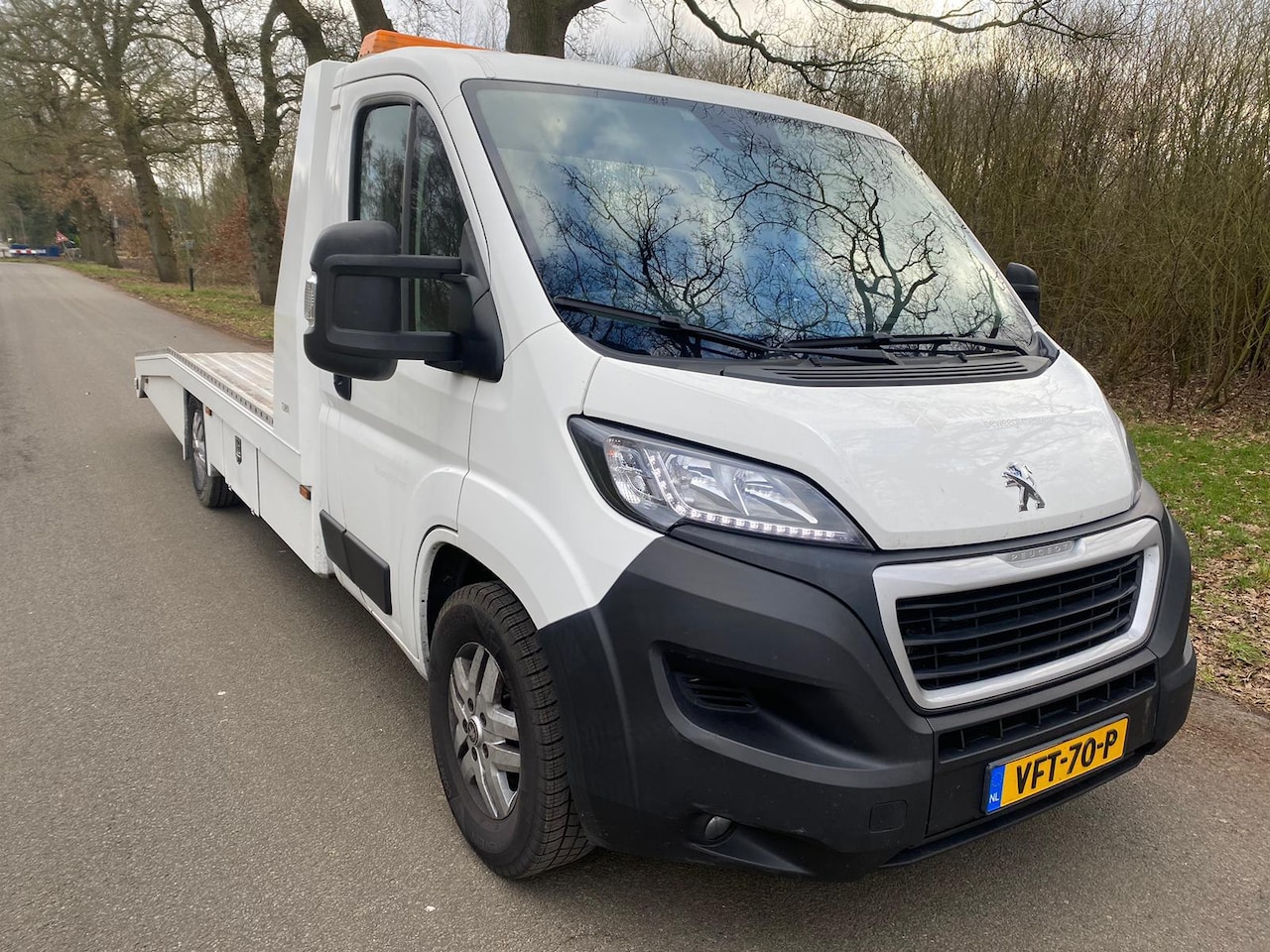 Peugeot Boxer - 435 2.2 BlueHDi Autoambulance Oprijauto Tijhof - AutoWereld.nl