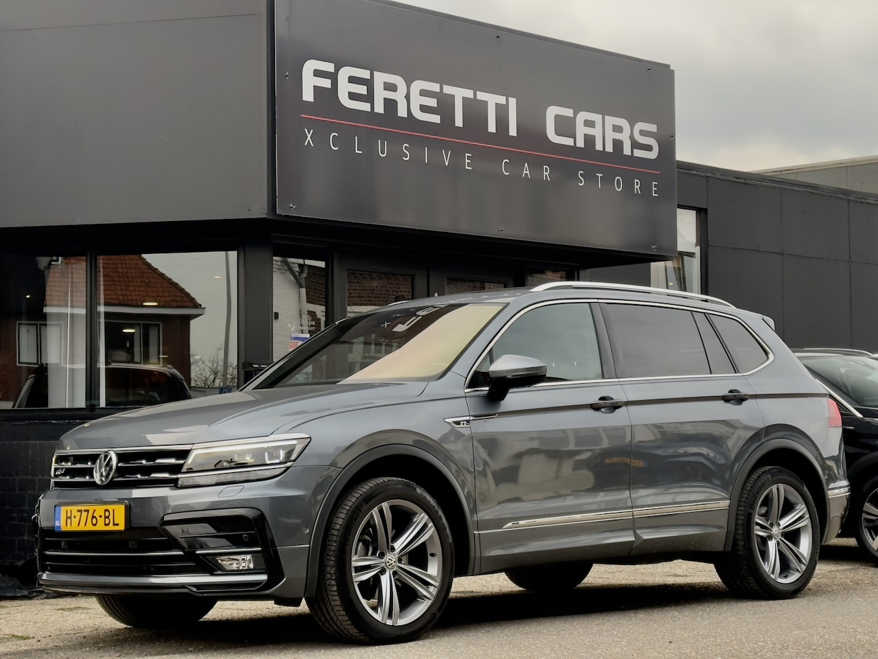 Volkswagen Tiguan Allspace - 1.5 TSI AUT7 3X R-LINE HIGHLINE 7PRS PANODAK NAVI CAMERA DIGI-DASH CARPLAY LED LMV PDC - AutoWereld.nl