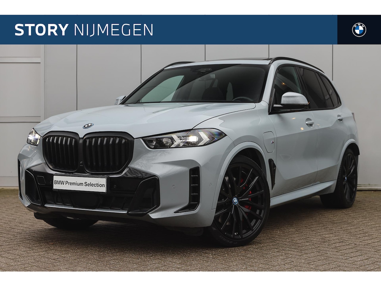 BMW X5 - xDrive50e High Executive M Sport Automaat / Panoramadak / Trekhaak / 	Adaptieve LED / Park - AutoWereld.nl