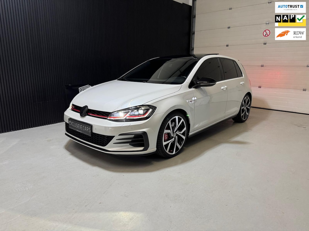 Volkswagen Golf - 2.0 TSI GTI Performance dsg/pano/keyles - AutoWereld.nl