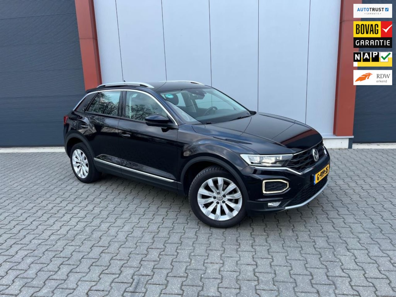 Volkswagen T-Roc - 1.5 TSI Sport 1.5 TSI Sport, Virtual cockpit, achteruitrijcamera, stoel+stuurwiel verwarming - AutoWereld.nl