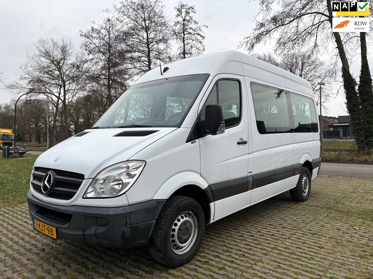 Mercedes-Benz Sprinter - 313 2.2 CDI 366 / rolstoelvervoer met lift / 9 persoons / airco - AutoWereld.nl