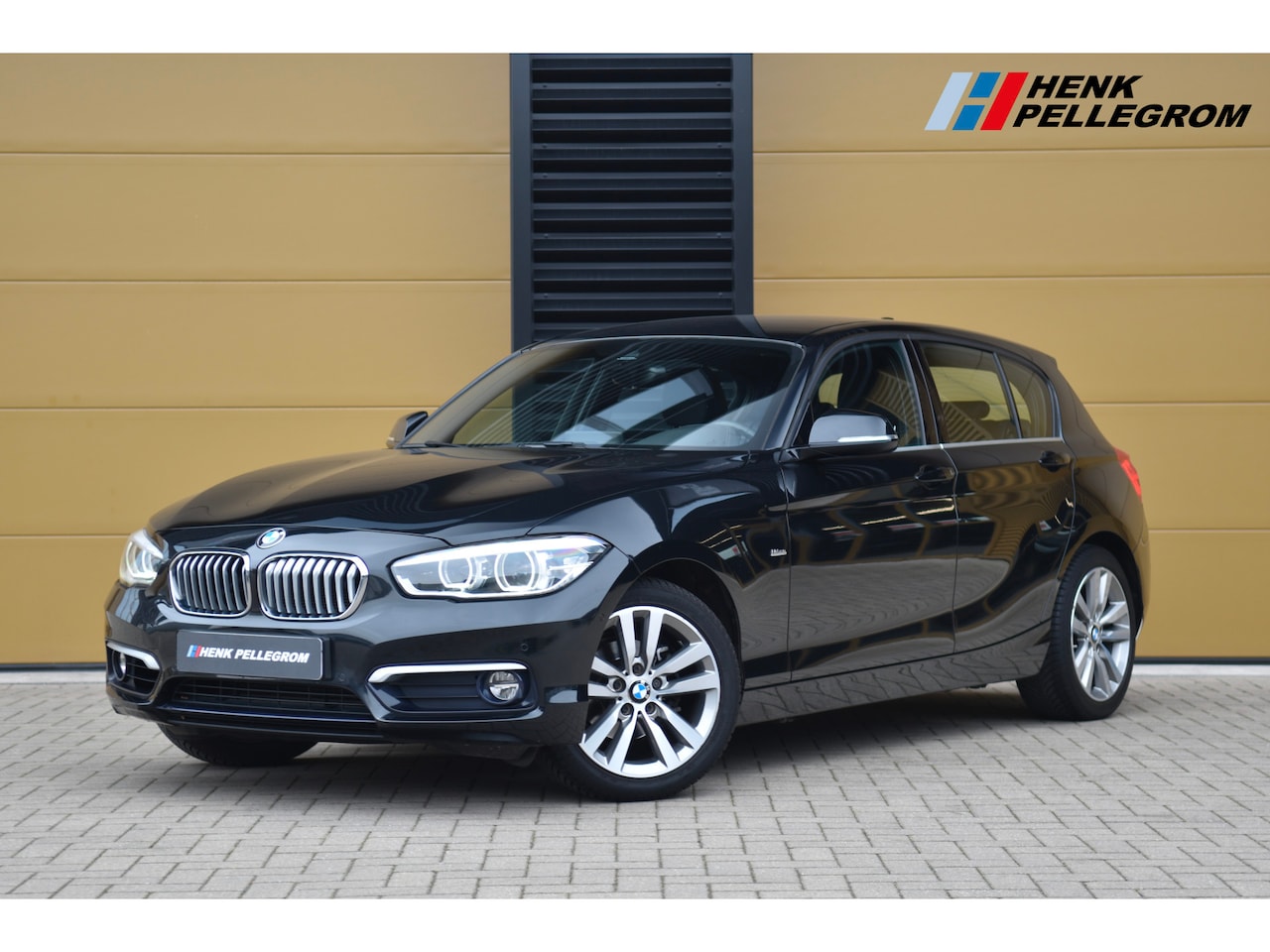 BMW 1-serie - 118i High Executive * Urban line * LED * Navigatie Professional * DAB * Leder * Stoelverwa - AutoWereld.nl